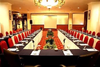 Hotel Grand Tiga Mustika 4*