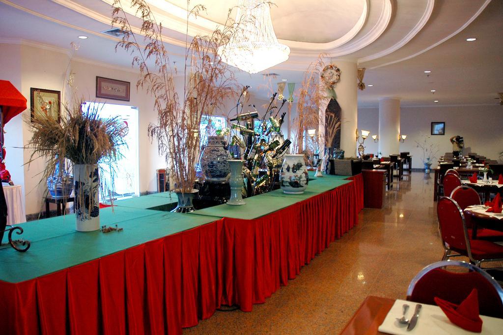 Hotel Grand Tiga Mustika 4*