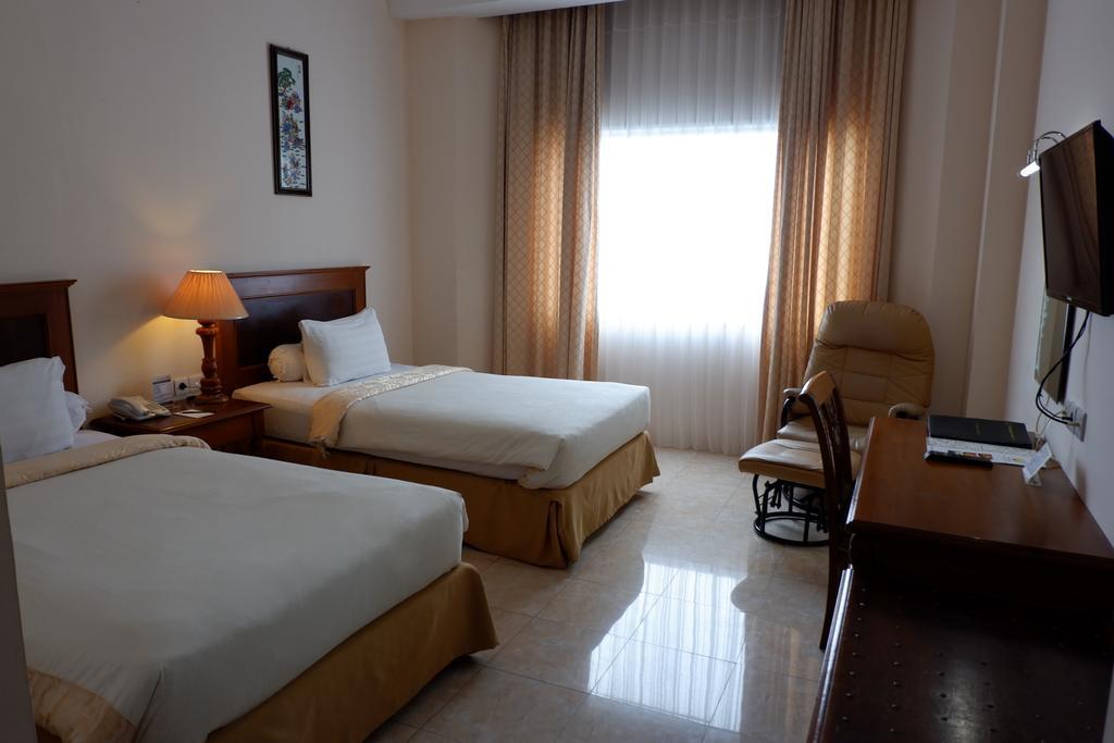 Hotel Grand Tiga Mustika 4*